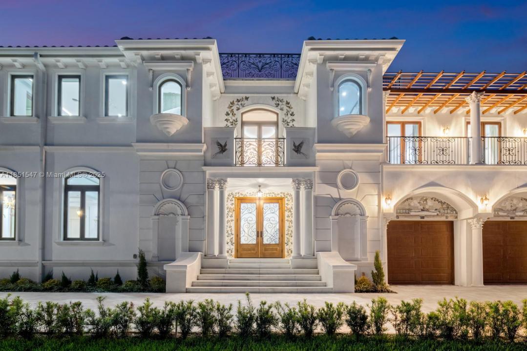 919 92nd St, Surfside, Florida 33154, USA