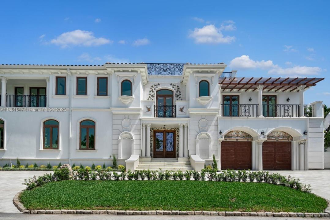 919 92nd St, Surfside, Florida 33154, USA