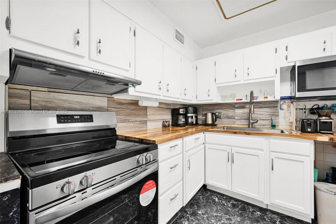 2841 NE 163rd St 710, North Miami Beach, 佛羅里達州 33160, 美國
