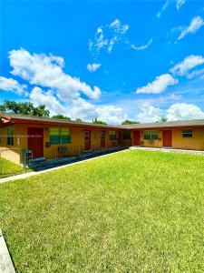 15002 NE 11th Ct 2, Miami, Florida 33161, USA