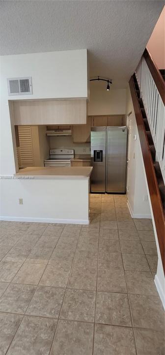 18342 NW 68th Ave L, Hialeah, Flórida 33015, Estados Unidos