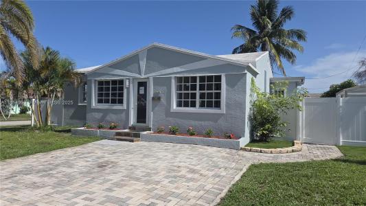 1628 Arthur St, Hollywood, Florida 33020, USA