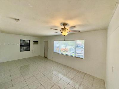 1061 NE 34th Ct 1061, Oakland Park, Florida 33334, USA