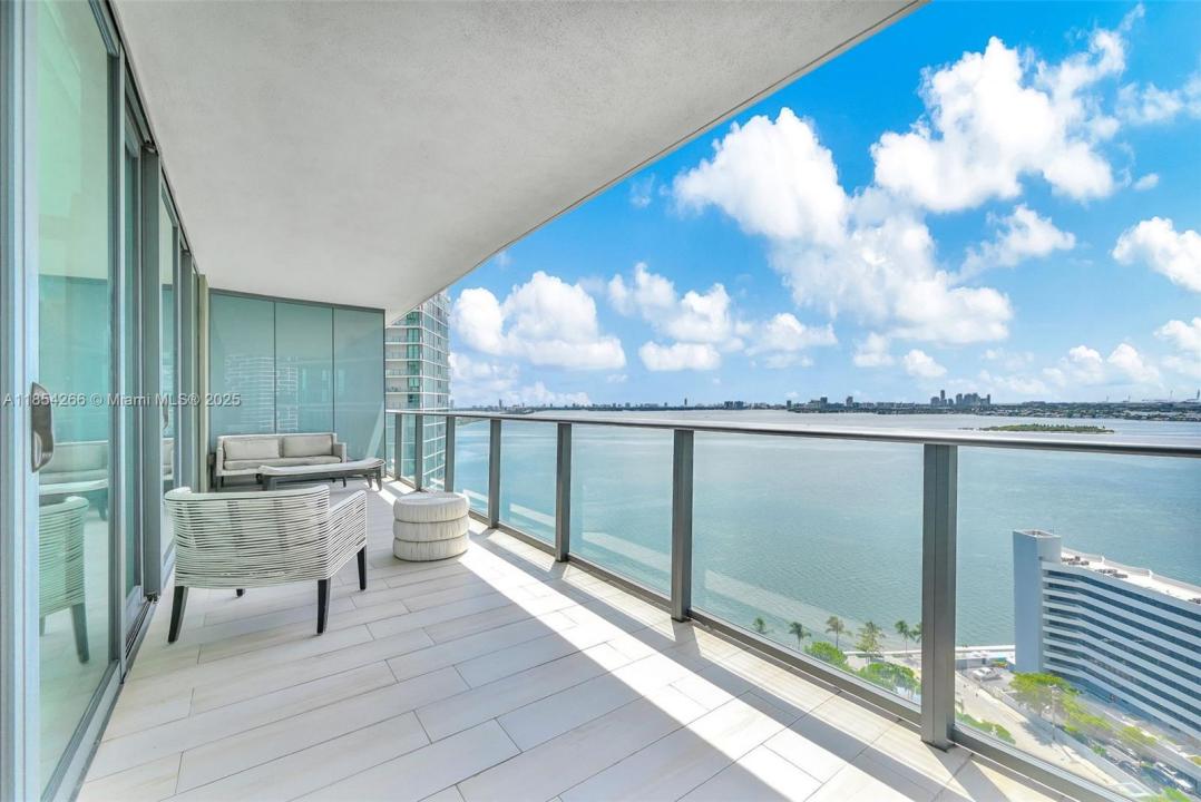 650 NE 32nd St 2201, Miami, Florida 33137