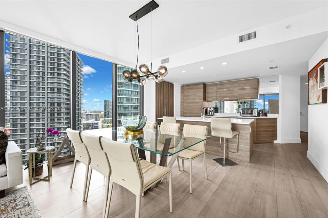 650 NE 32nd St 2201, Miami, Florida 33137