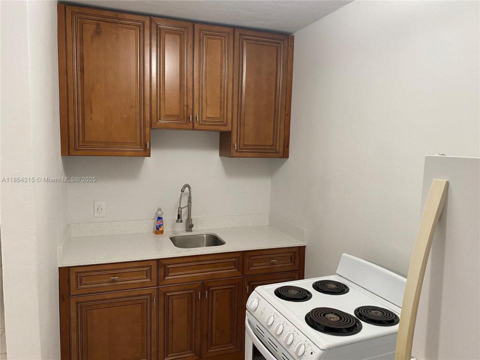 1021 SW 3rd St 7, Miami, Florida 33130, Estados Unidos