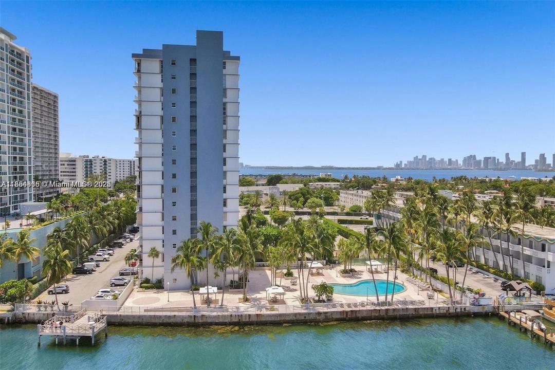 1865 79th St Cswy 1L, North Bay Village, Флорида 33141, Соединенные Штаты