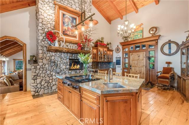 Knoll View Drive, Running Springs, Kalifornien 92382, USA