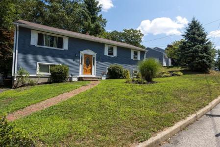 121 Crossbow Lane, West Warwick, Rhode Island 02893, HOA KỲ