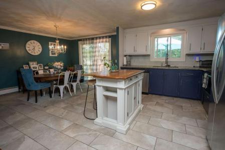 121 Crossbow Lane, West Warwick, Rhode Island 02893, HOA KỲ