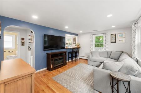 103 Everglade Avenue, Warwick, Rhode Island 02886, Estados Unidos