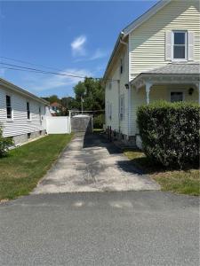 17 Warren Avenue, Lincoln, Rhode Island 02865, USA