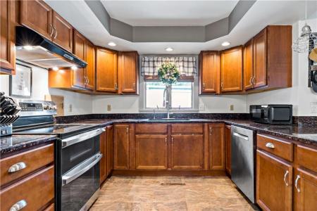 33 Wapping Drive, Bristol, Rhode Island 02809