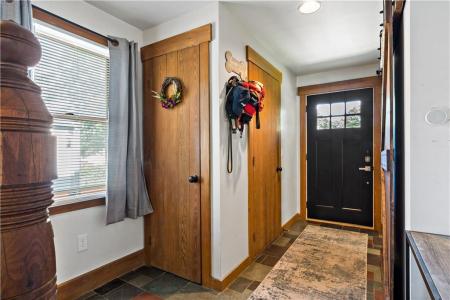 33 Wapping Drive, Bristol, RI 02809, USA