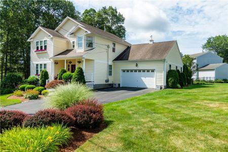 9 Wilshire Lane, Cranston, RI 02921, USA