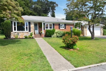 17 GOLINI Drive, Johnston, RI 02919, USA