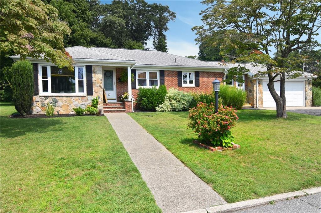 17 GOLINI Drive, Johnston, Род Айленд 02919, Соединенные Штаты
