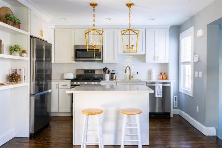 34 Stockholm Street, Newport, RI 02840, USA