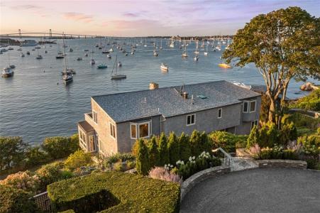 127 Harrison Avenue 10, Newport, RI 02840, USA