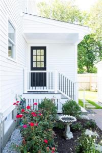 69 Carroll Avenue, Newport, RI 02840, USA