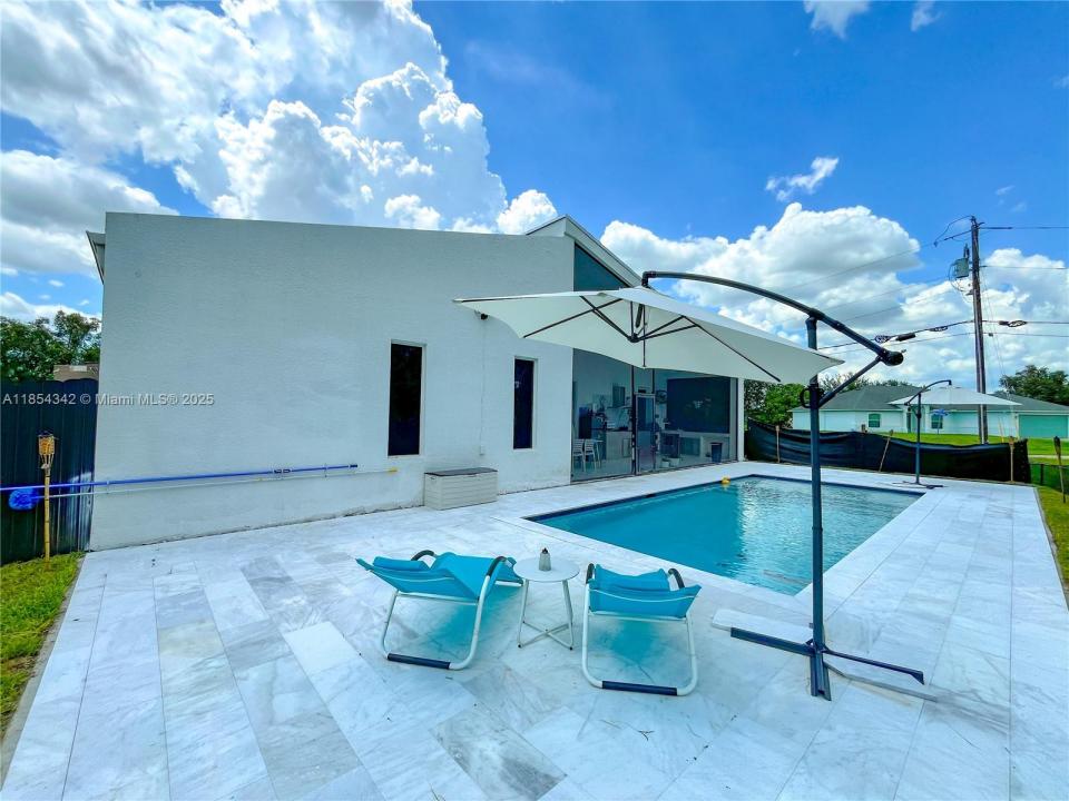 395 Pace Avenue, Lehigh Acres, 佛羅里達州 33974, 美國