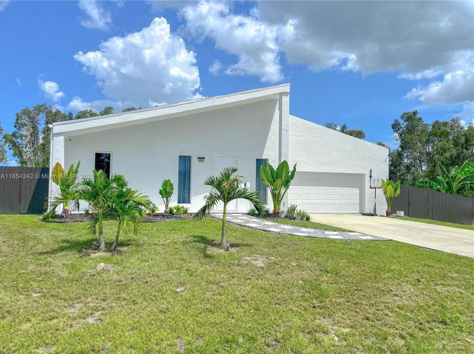395 Pace Avenue, Lehigh Acres, 佛羅里達州 33974, 美國