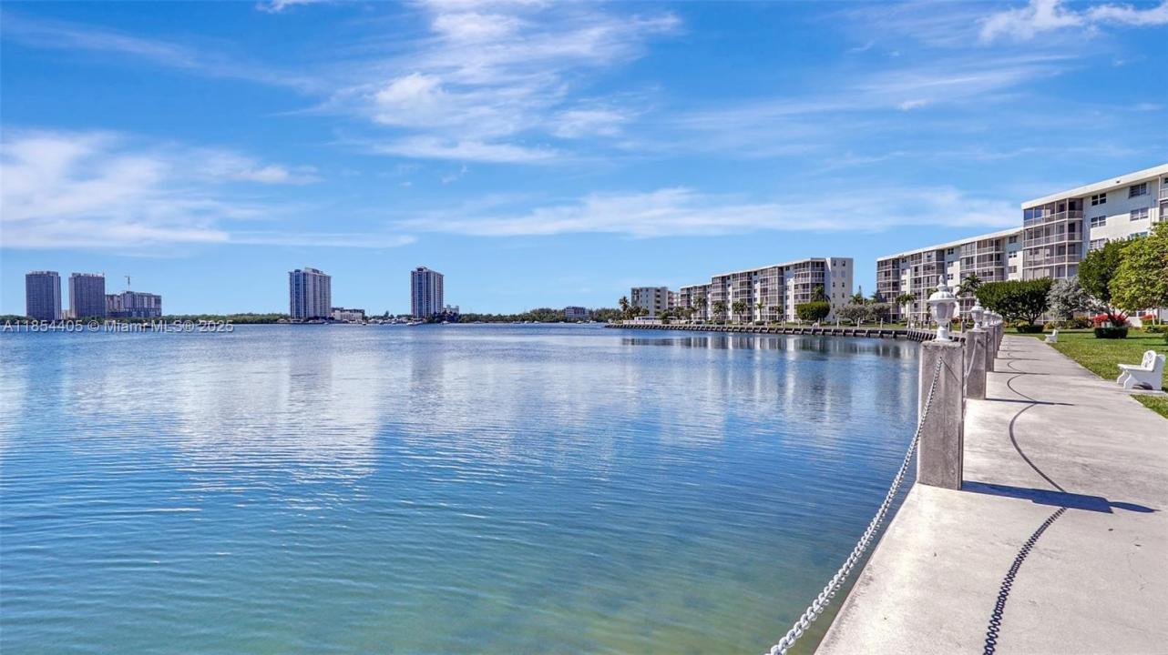 3030 Marcos Dr T205, Aventura, Florida 33160, USA