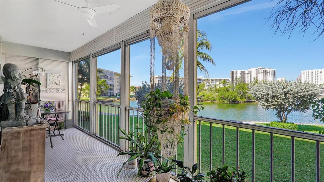 3030 Marcos Dr T205, Aventura, Florida 33160, USA