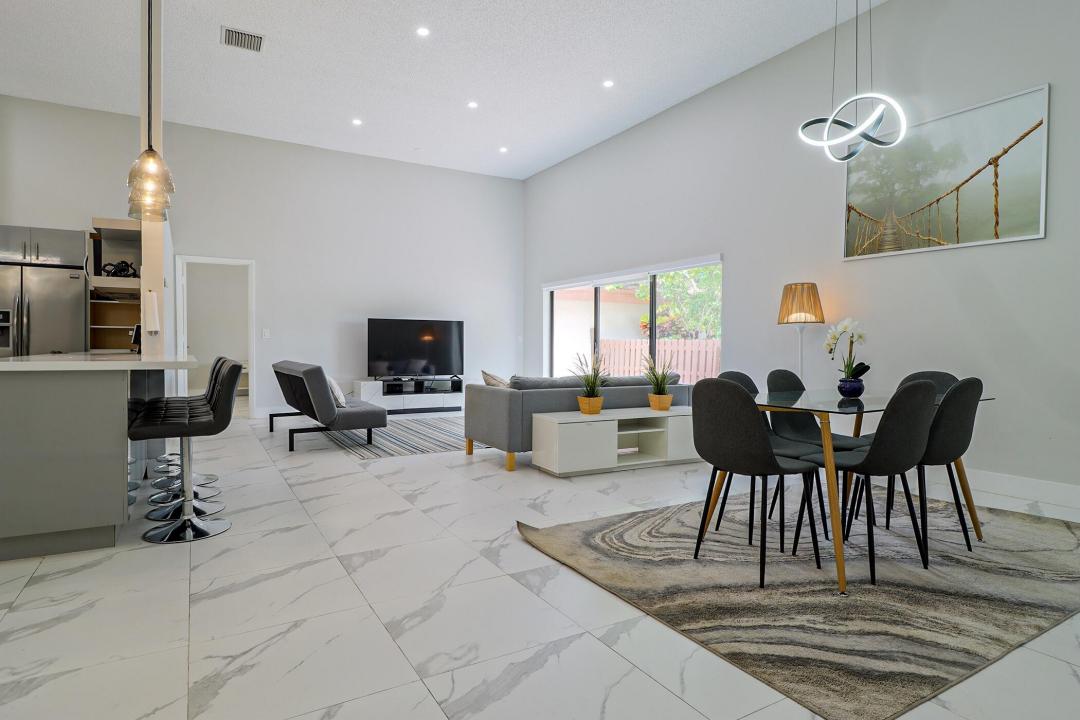 605 Leslie Dr Drive, Hallandale Beach, Florida 33009
