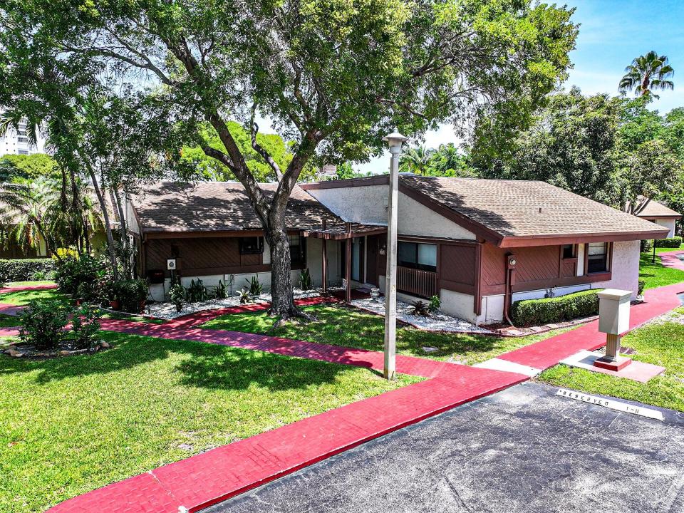 605 Leslie Dr Drive, Hallandale Beach, Florida 33009