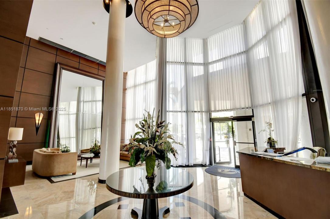 300 Three Islands Blvd 518, Hallandale Beach, Flórida 33009, Estados Unidos
