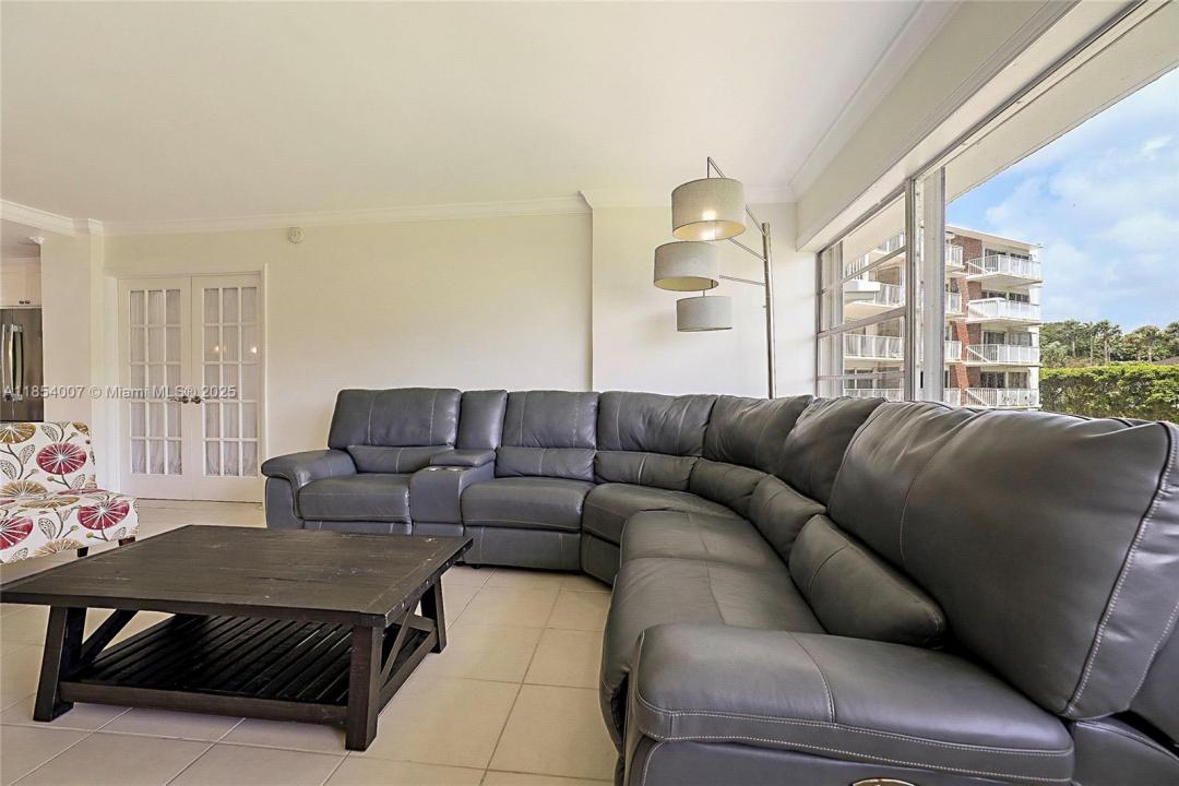 1700 NE 105th St 203, Miami Shores, Florida 33138, Estados Unidos
