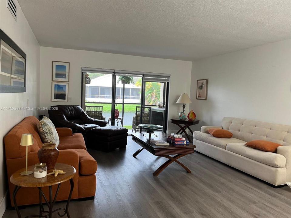 342 Lakeview Dr 104, Weston, Florida 33326, Estados Unidos
