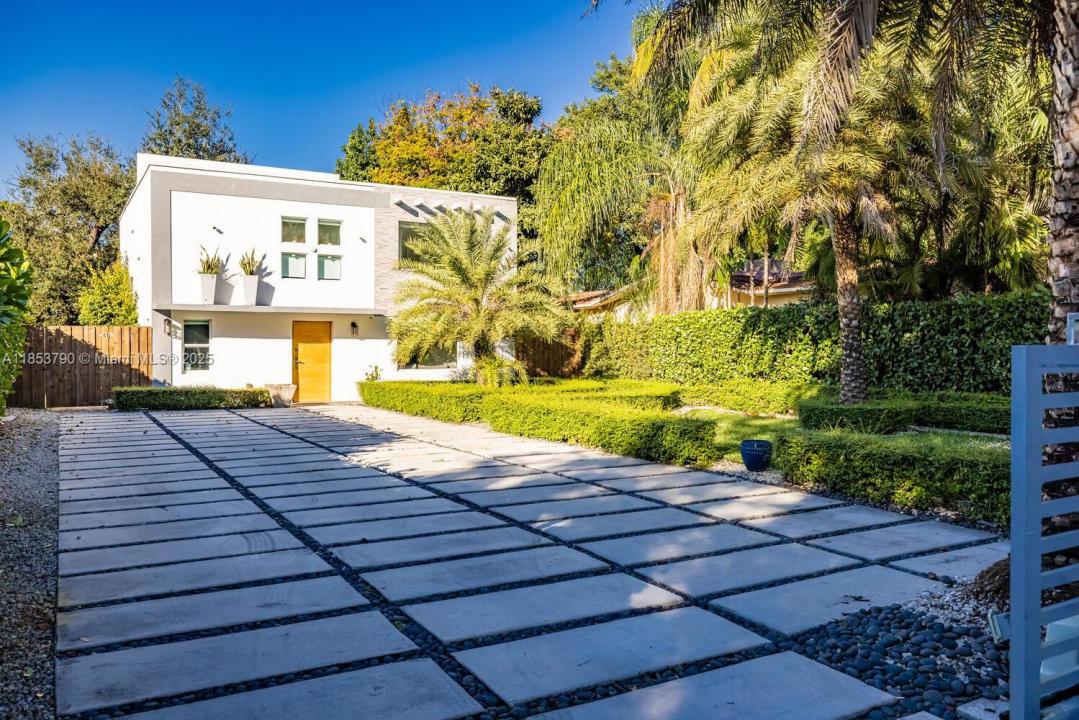 275 NE 89th St, El Portal, フロリダ 33138, アメリカ合衆国