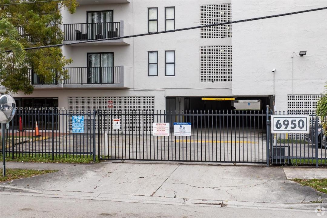 6950 W 6th Ave 415, Hialeah, Florida 33014, Stati Uniti