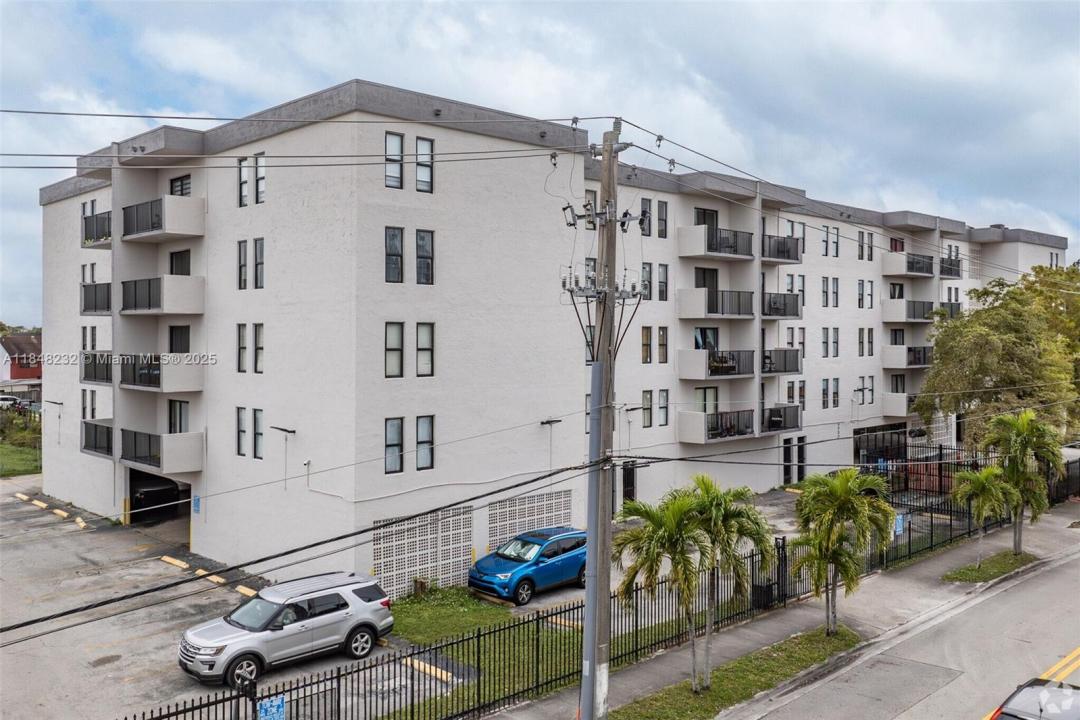 6950 W 6th Ave 415, Hialeah, Florida 33014, Stati Uniti