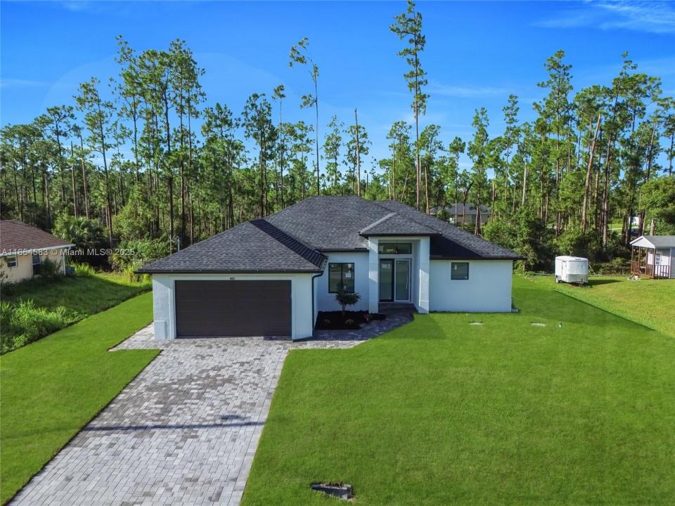 4002 E 9TH ST, Lehigh Acres, Florida 33972, Estados Unidos