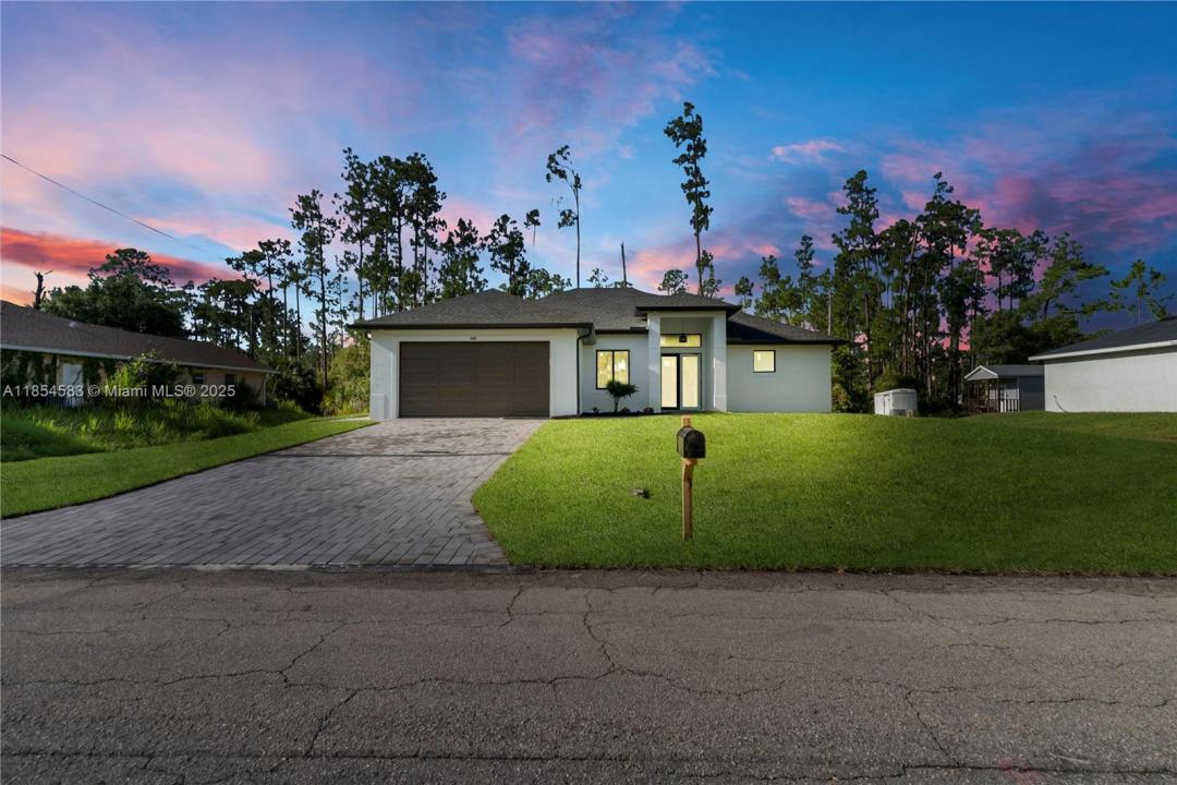 4002 E 9TH ST, Lehigh Acres, Florida 33972, Estados Unidos