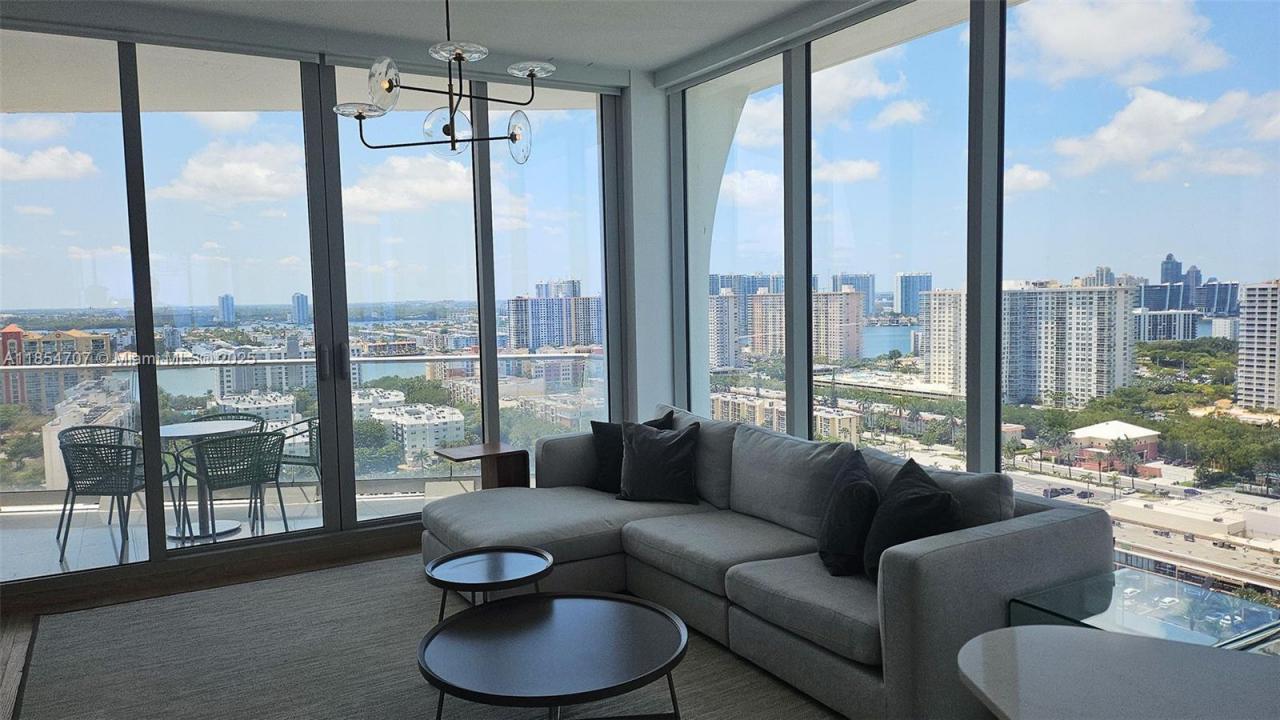 16901 Collins Ave 2005, Sunny Isles Beach, Floryda 33160, USA