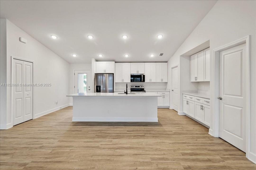 2107 NW 20th Ter, Cape Coral, Florida 33993