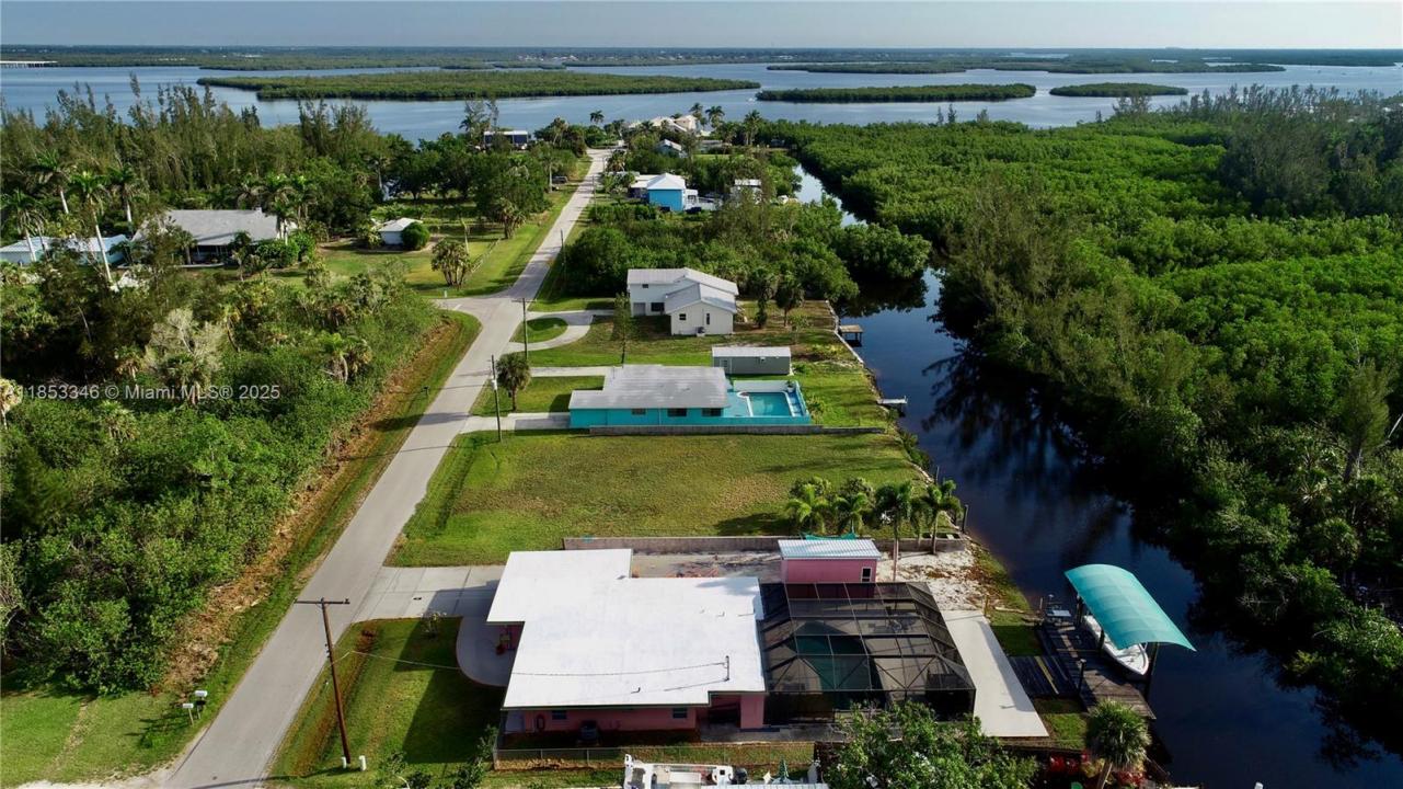 232 DARST AVE, Punta Gorda, Florida 33950, USA