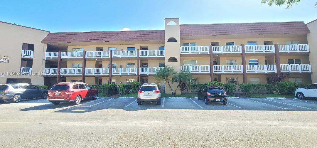 9020 Sunrise Lakes Blvd 107, Sunrise, Florida 33322, Estados Unidos