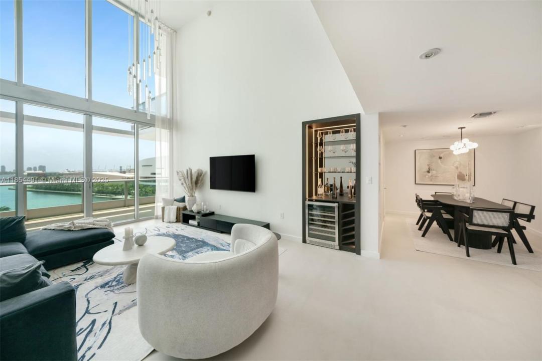 900 Biscayne Blvd 905, Miami, Florida 33132, USA