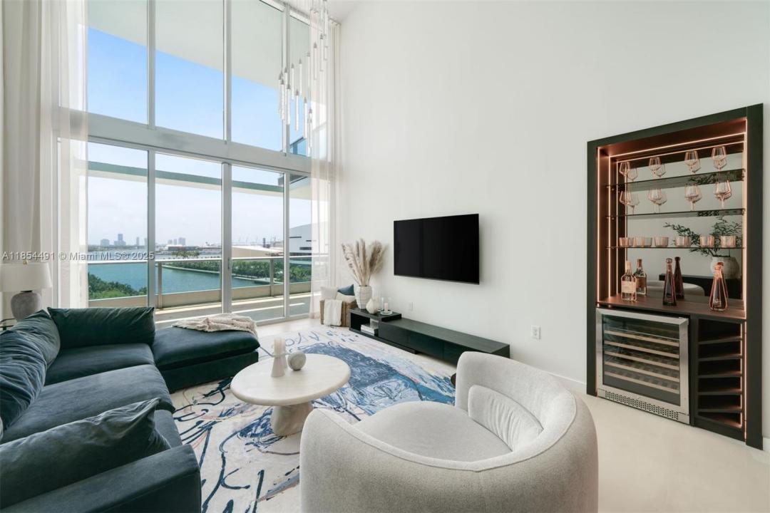 900 Biscayne Blvd 905, Miami, Florida 33132, USA