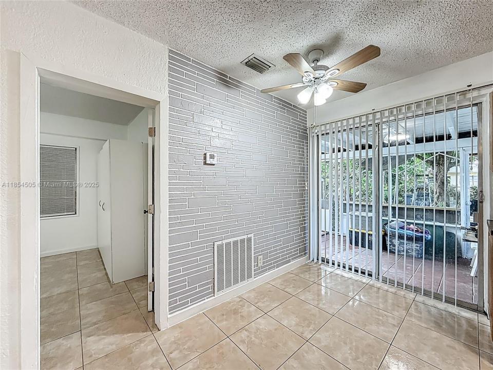 6705 Raleigh St ., Hollywood, Florida 33024