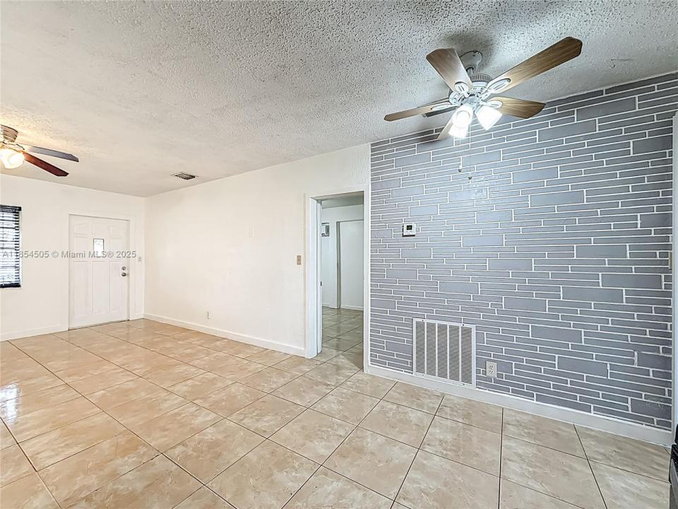 6705 Raleigh St ., Hollywood, Florida 33024