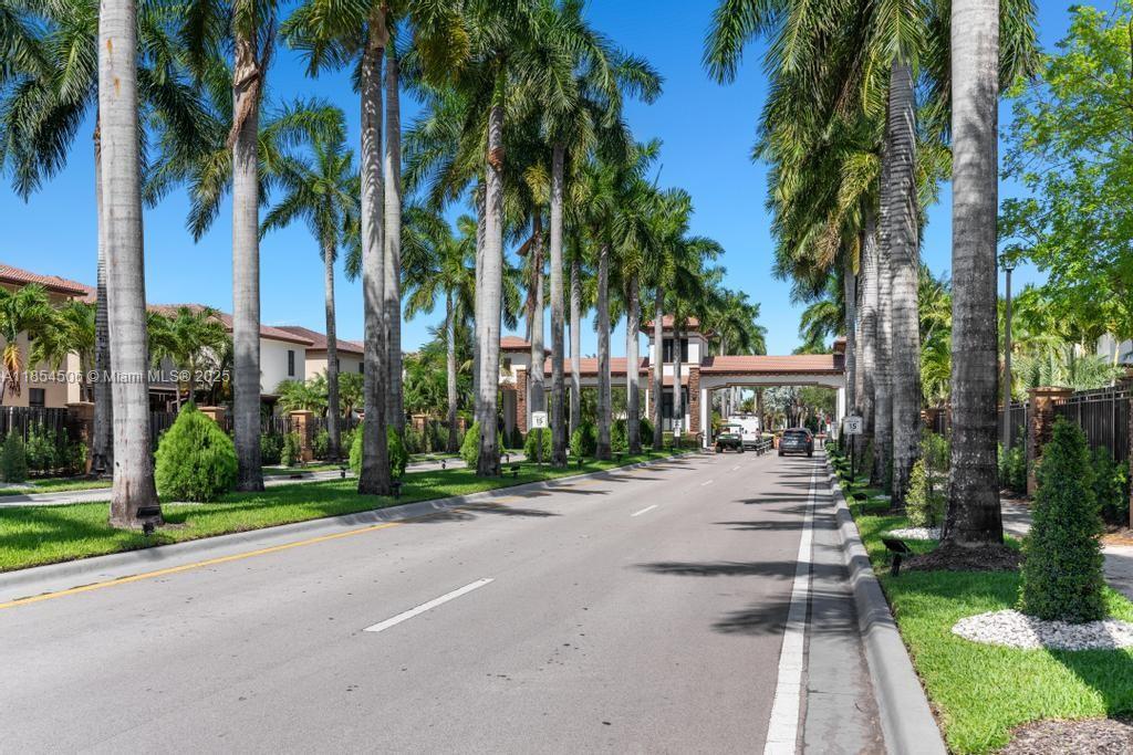 10023 NW 89th Ter, Doral, Florida 33178