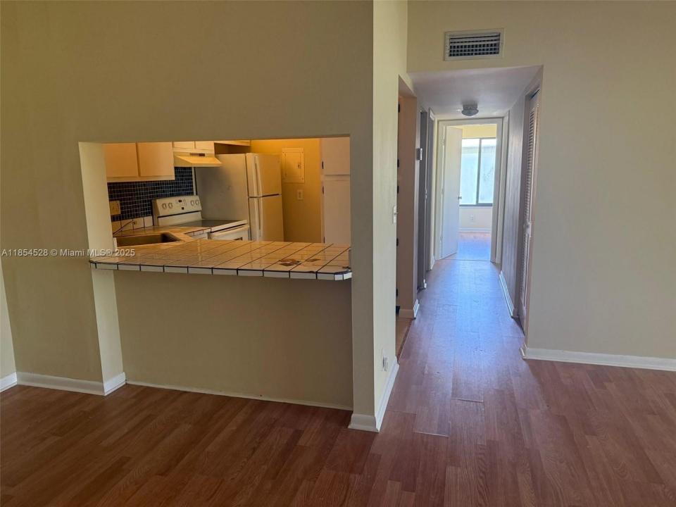 1009 Green Pine Blvd H3, West Palm Beach, Florida 33409, Stati Uniti