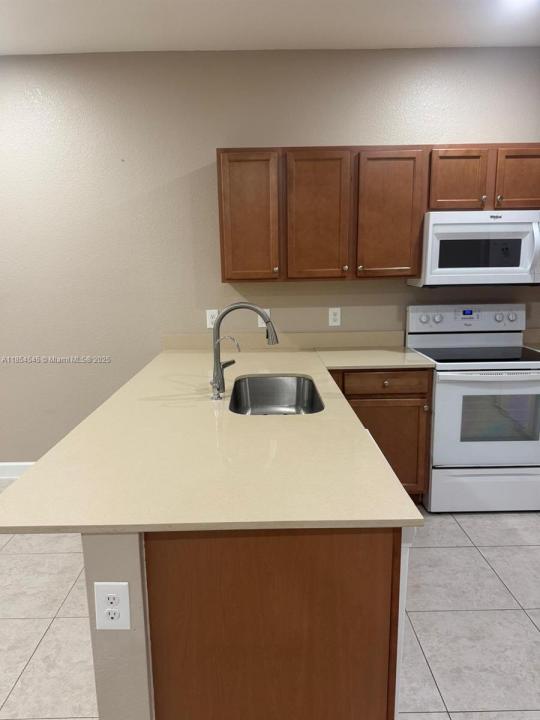 230 NW 109th Ave 209, Miami, Flórida 33172, Estados Unidos