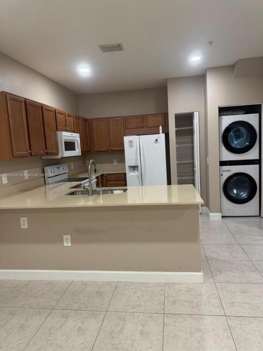 230 NW 109th Ave 209, Miami, Flórida 33172, Estados Unidos